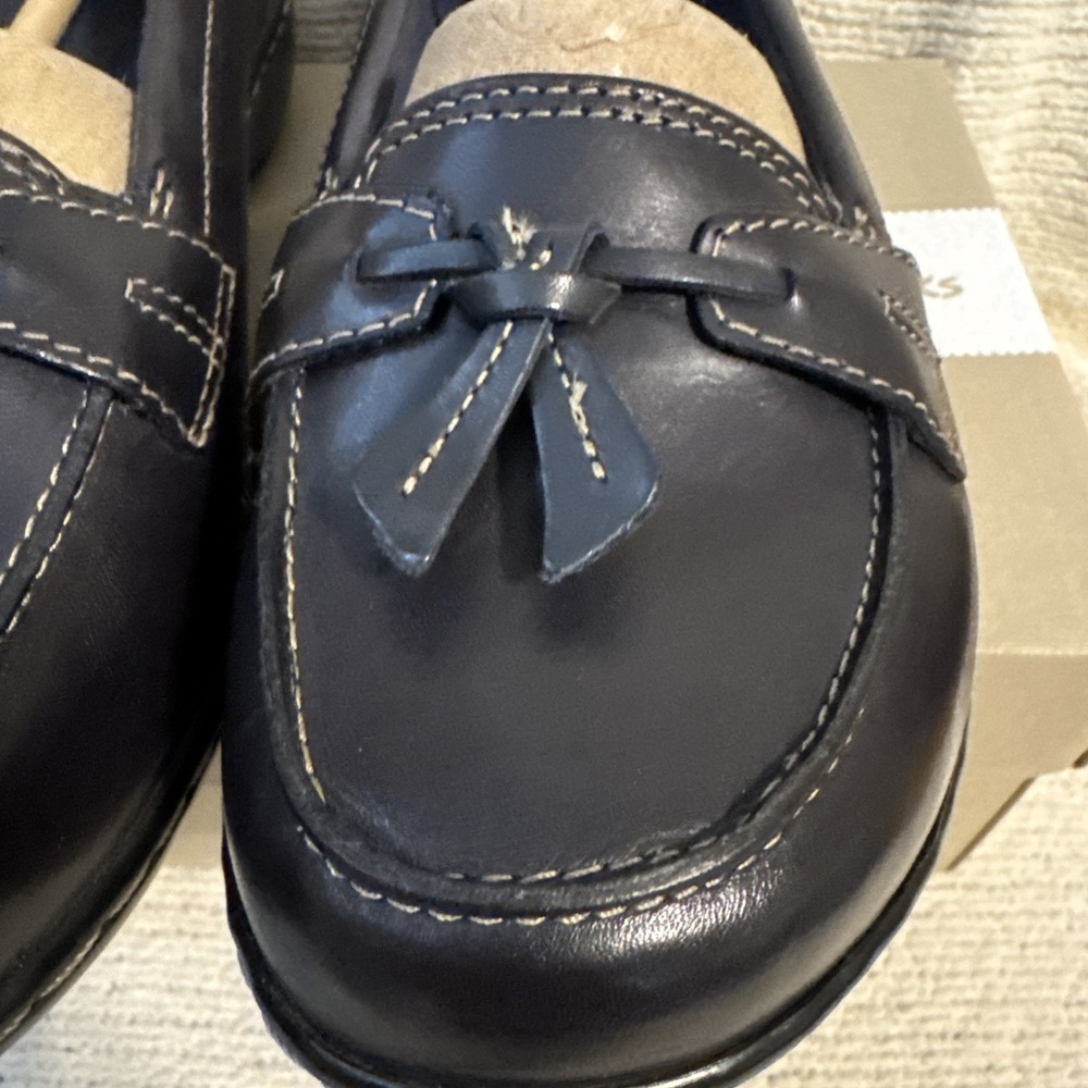 Clarks Ashland Bubble Navy Leather Women's Loafers Cushion Soft Shoes 7 XW New - Picture 2 of 16